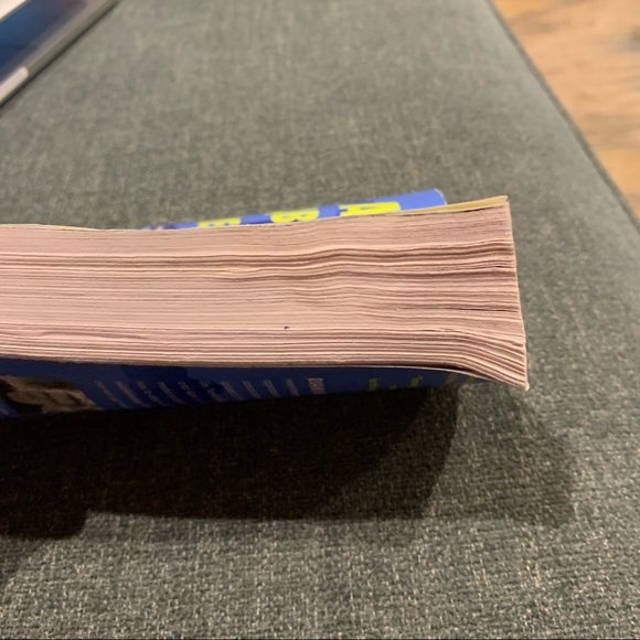 An Absolutely Remarkable Thing by Hank Green - Picture 3 of 3